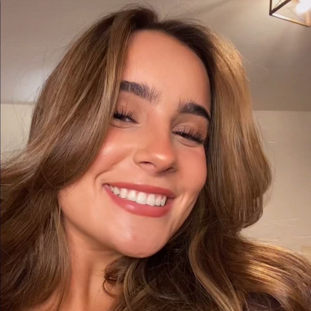 Meet your Posher, Violeta